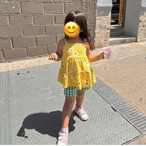 Old Navy Girls Green Gingham Shorts